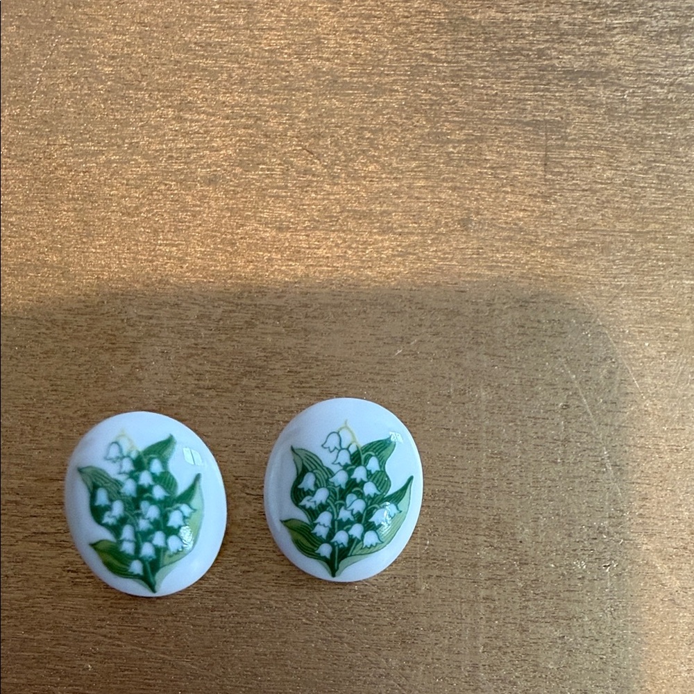 Source Unknown White and Green Floral Earrings